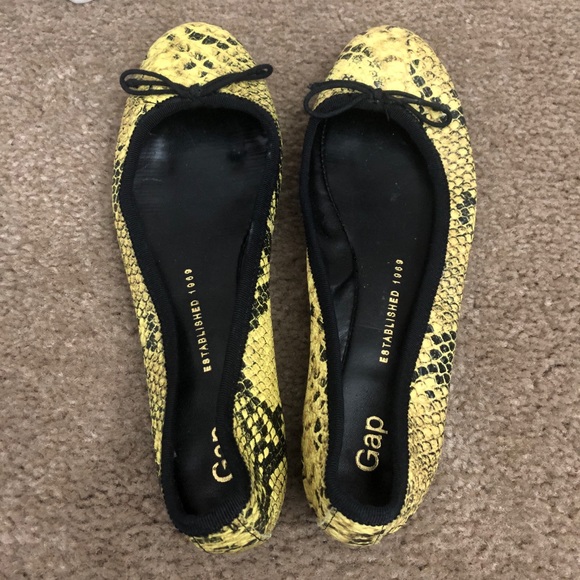 3/$20 GAP Yellow Black Snakeskin Ballet Flats - Picture 5 of 6